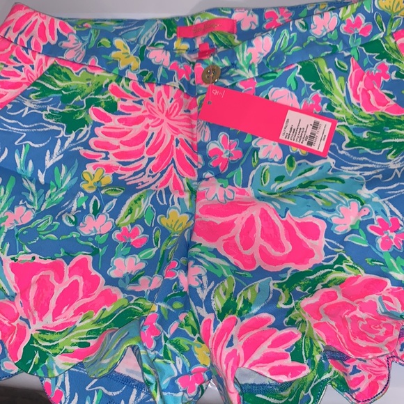 Lilly Pulitzer Shorts - Picture 4 of 5
